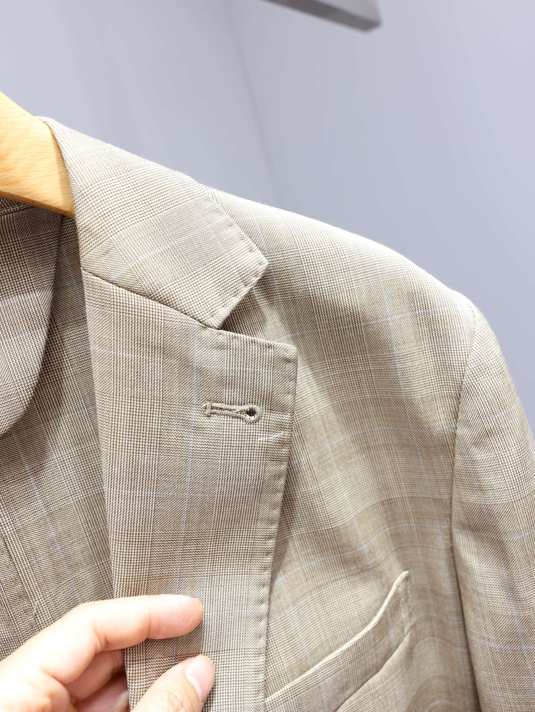 Пиджак мужской в стиле Zegna XXX Techmerino серо-бежевого цвета в клетку