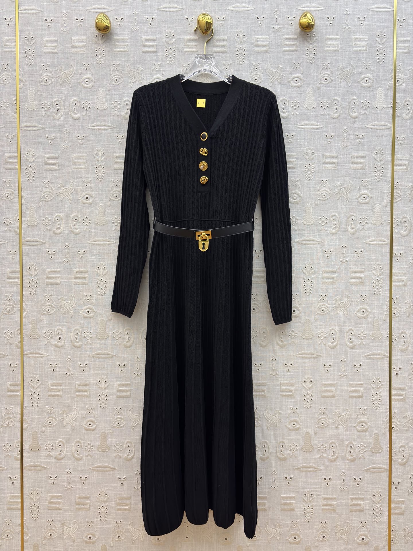 Платье женское Schiaparelli с V-образным вырезом чёрного цвета