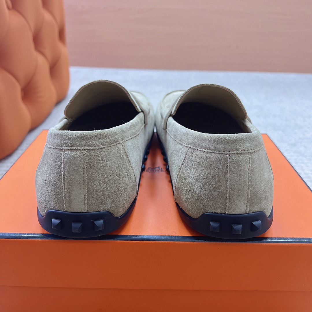 Лоферы мужские в стиле Hermès светло-бежевого цвета