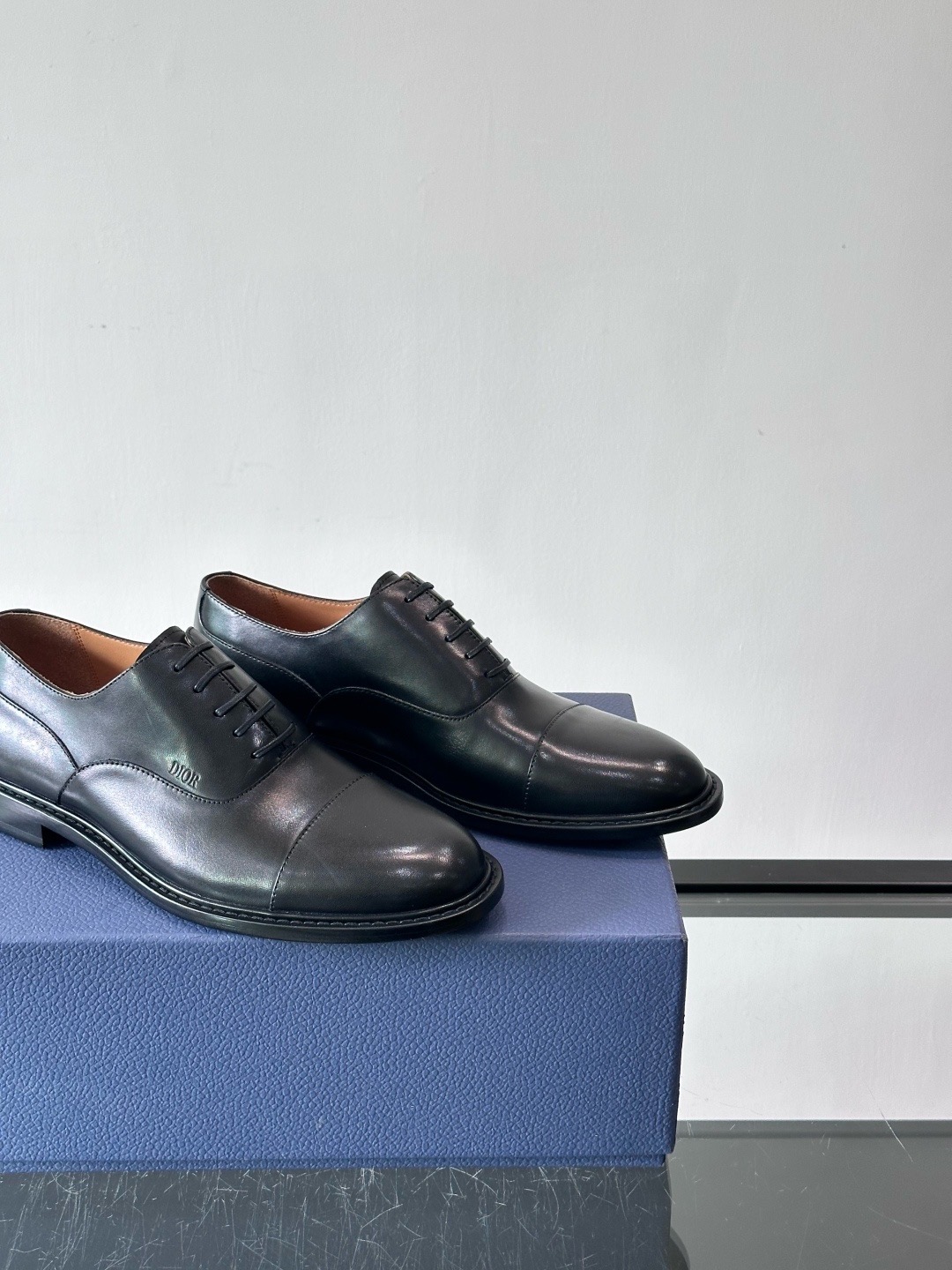 Туфли мужские в стиле Dior Oxford из натуральной кожи черного цвета