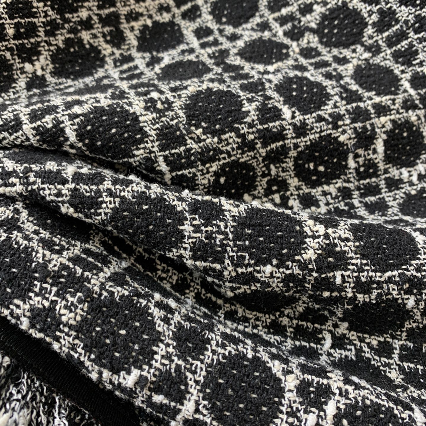 Юбка женская в стиле Dior чёрного цвета с бахромой и А-силуэтом