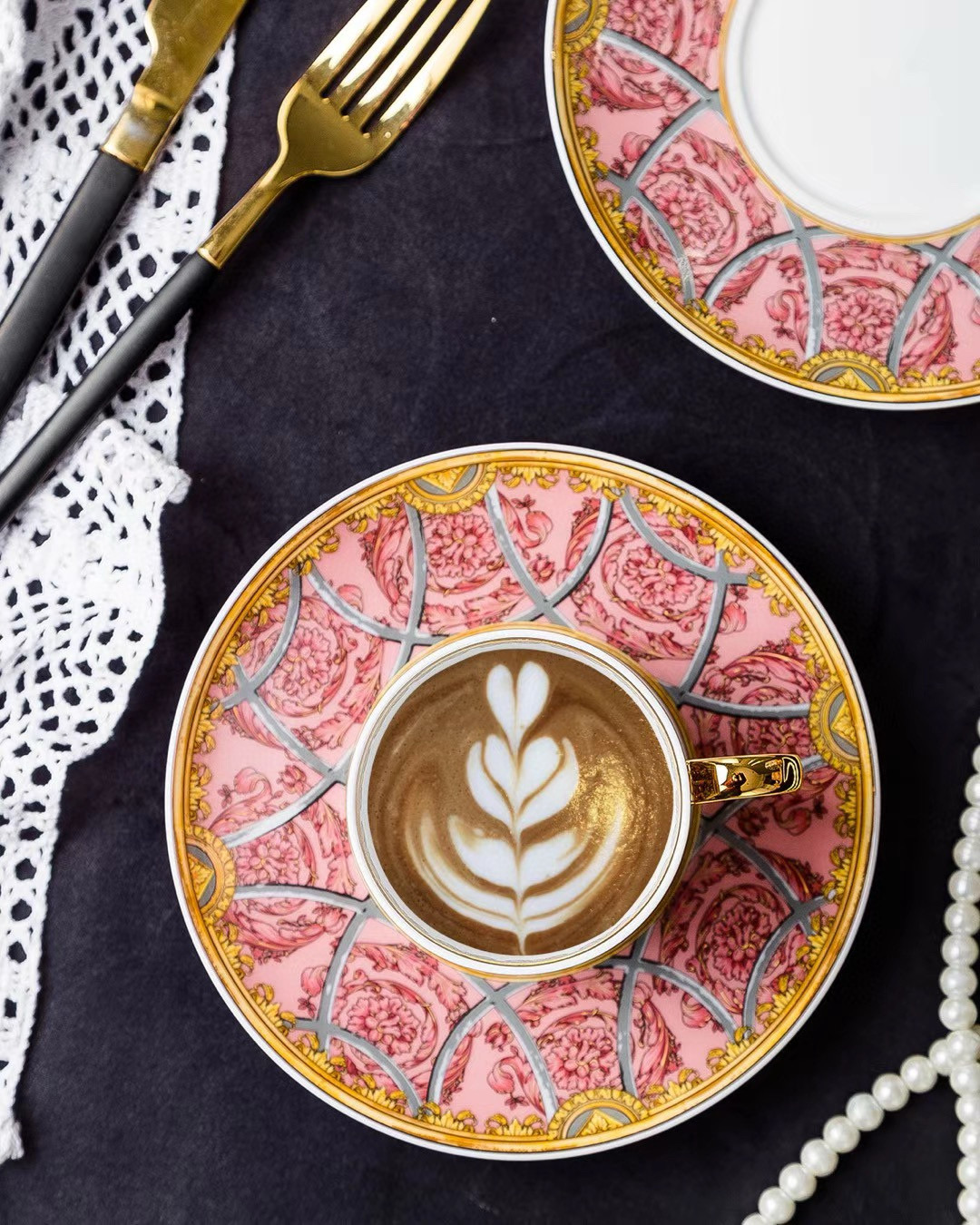 Кофейный сервиз в стиле Versace, розового цвета, 15 предметов