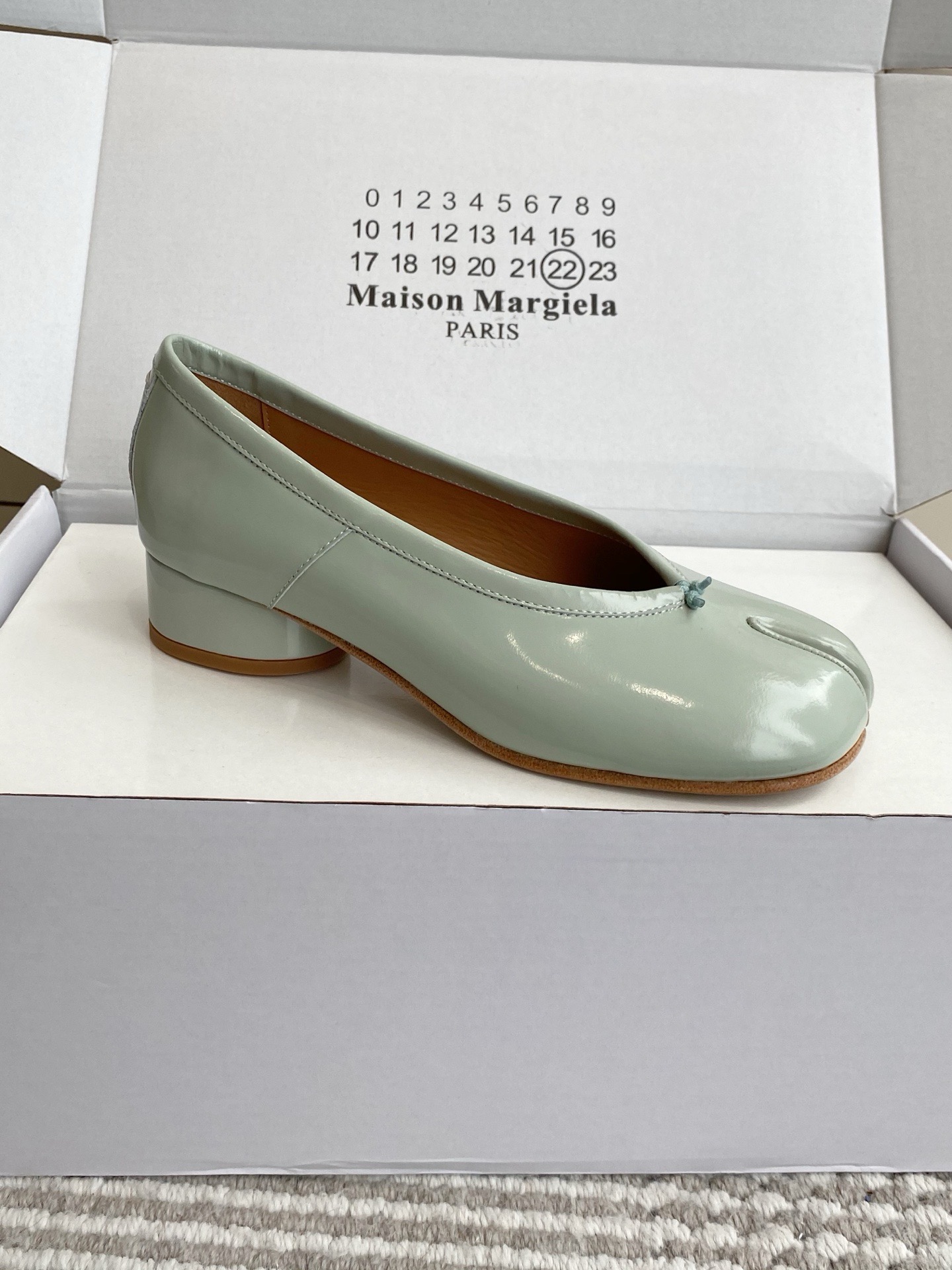 Туфли Мэри Джейн женские Maison Margiela Tabi мятного цвета