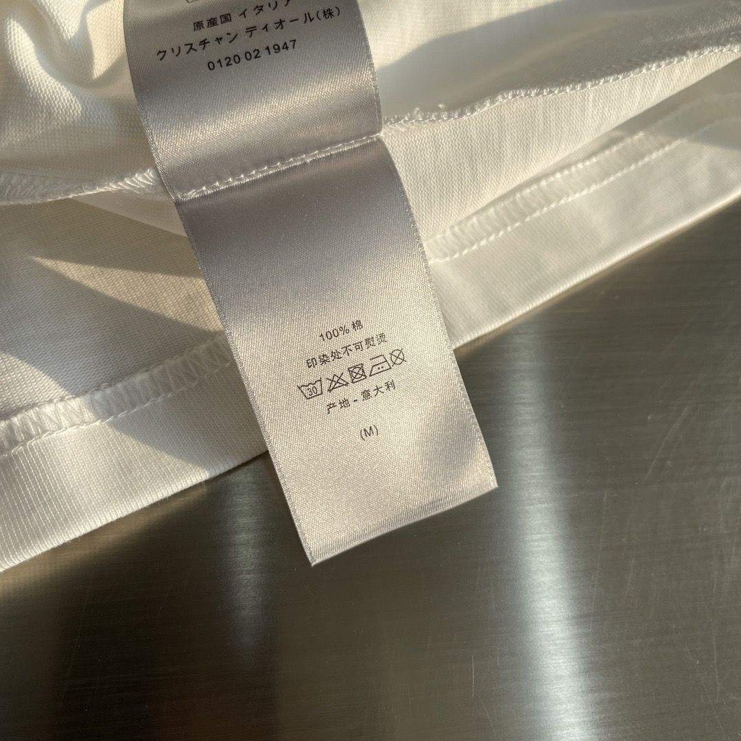 Футболка мужская в стиле Dior с вышивкой CD белого цвета