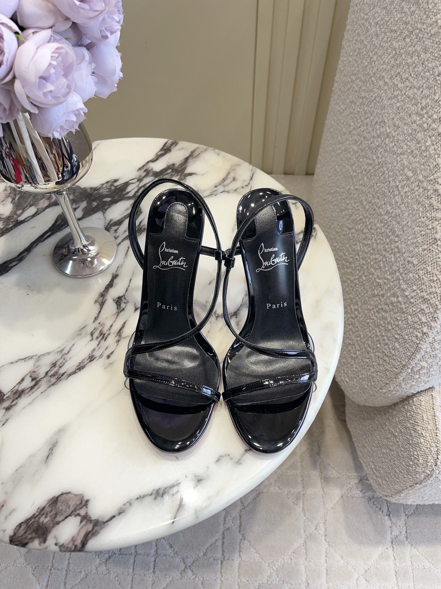 Босоножки женские в стиле Christian Louboutin So Kate черного цвета