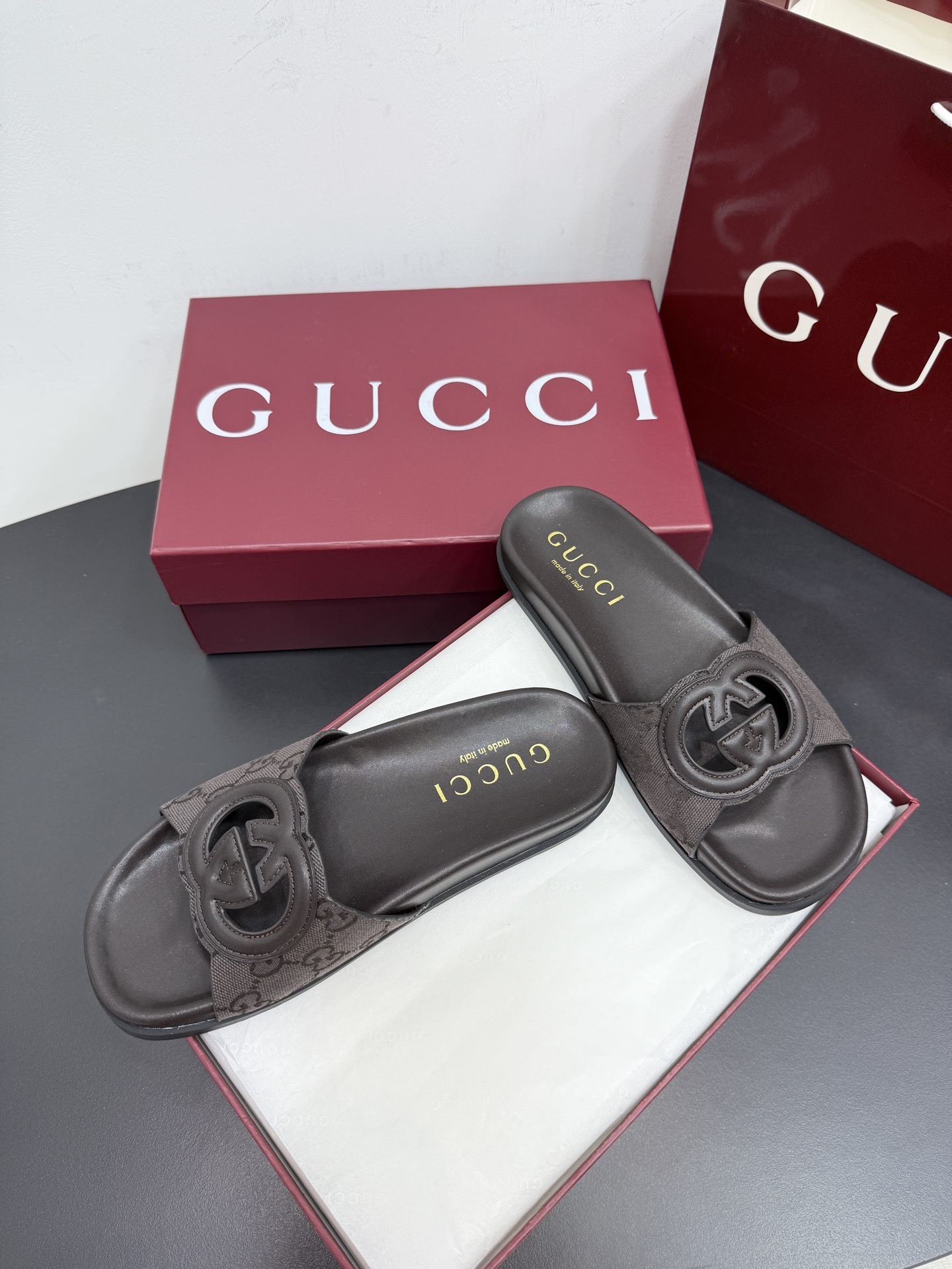 Мюли женские в стиле Gucci GG тёмно-коричневого цвета