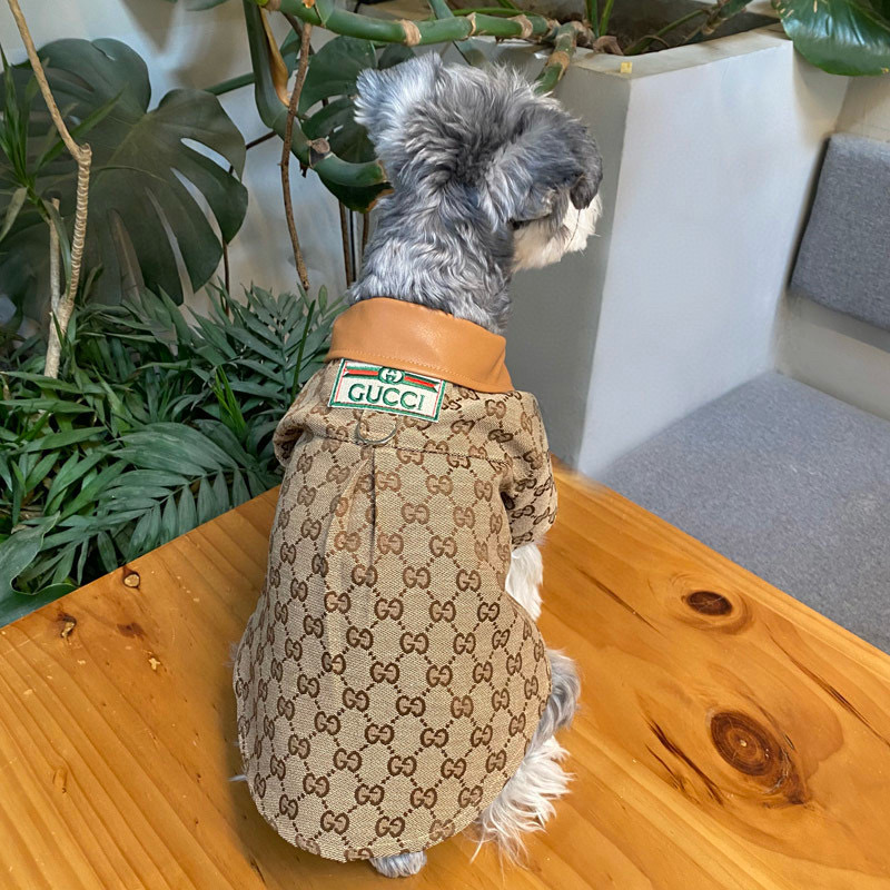 Рубашка для собак в стиле Gucci Monogram с кожаным воротником