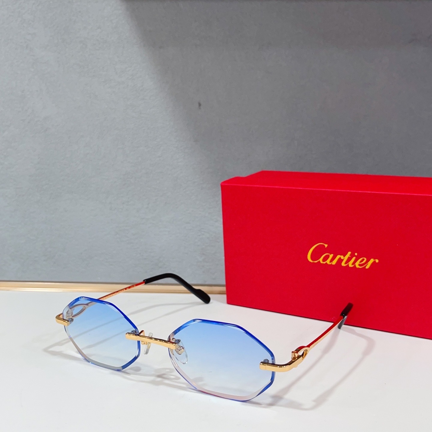 Очки солнцезащитные женские в стиле Cartier