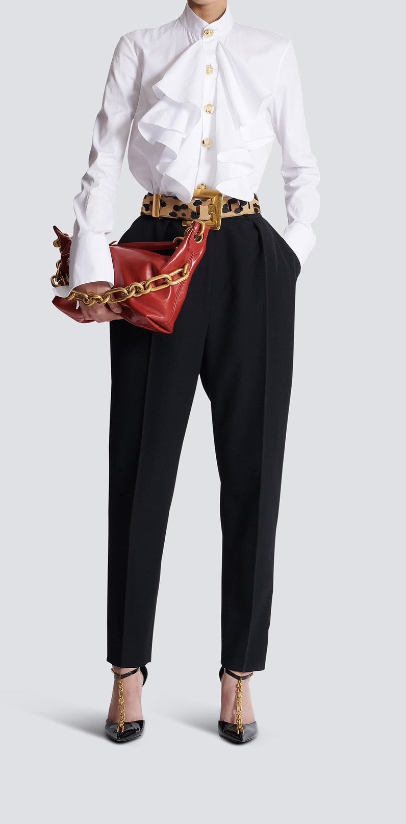 Блуза женская в стиле Balmain белого цвета с объёмными рюшами