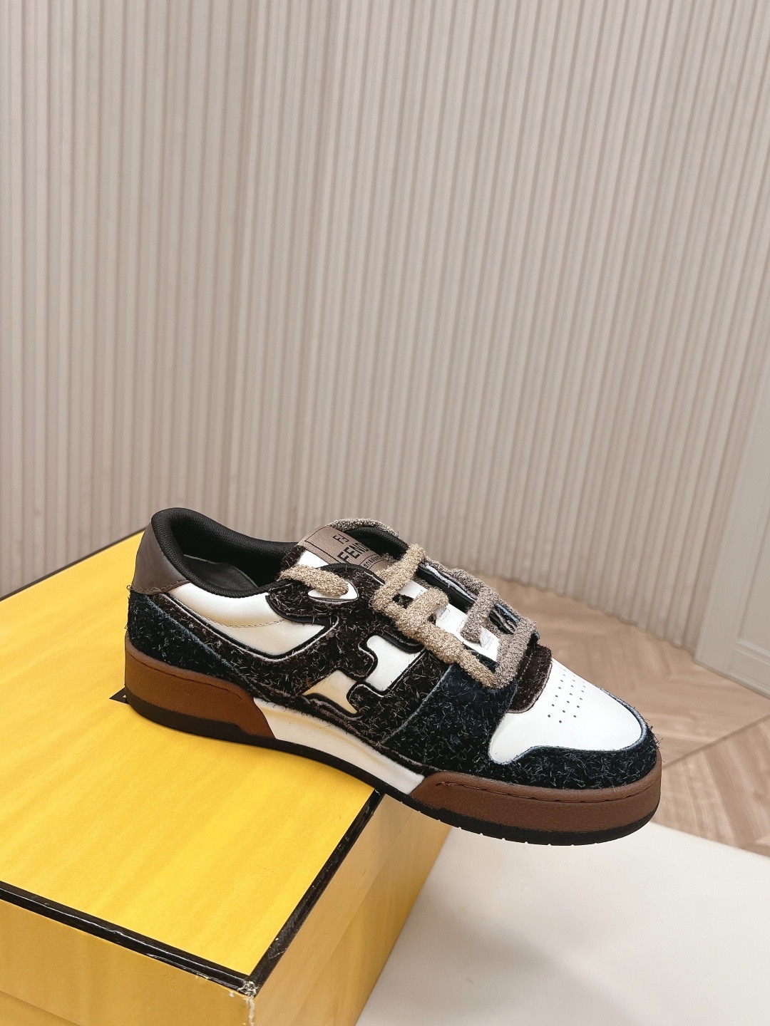 Кроссовки Fendi Match чёрно-бело-коричневого цвета