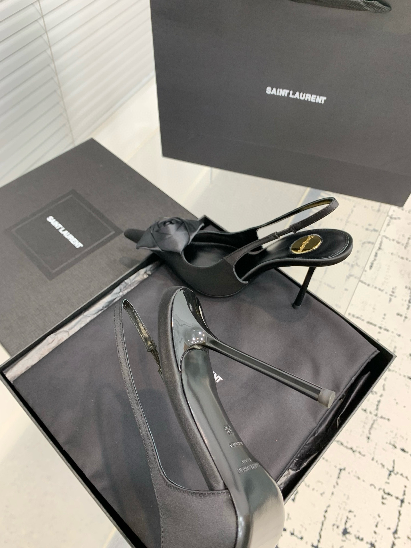 Туфли женские в стиле Saint Laurent с цветком slingback чёрного цвета