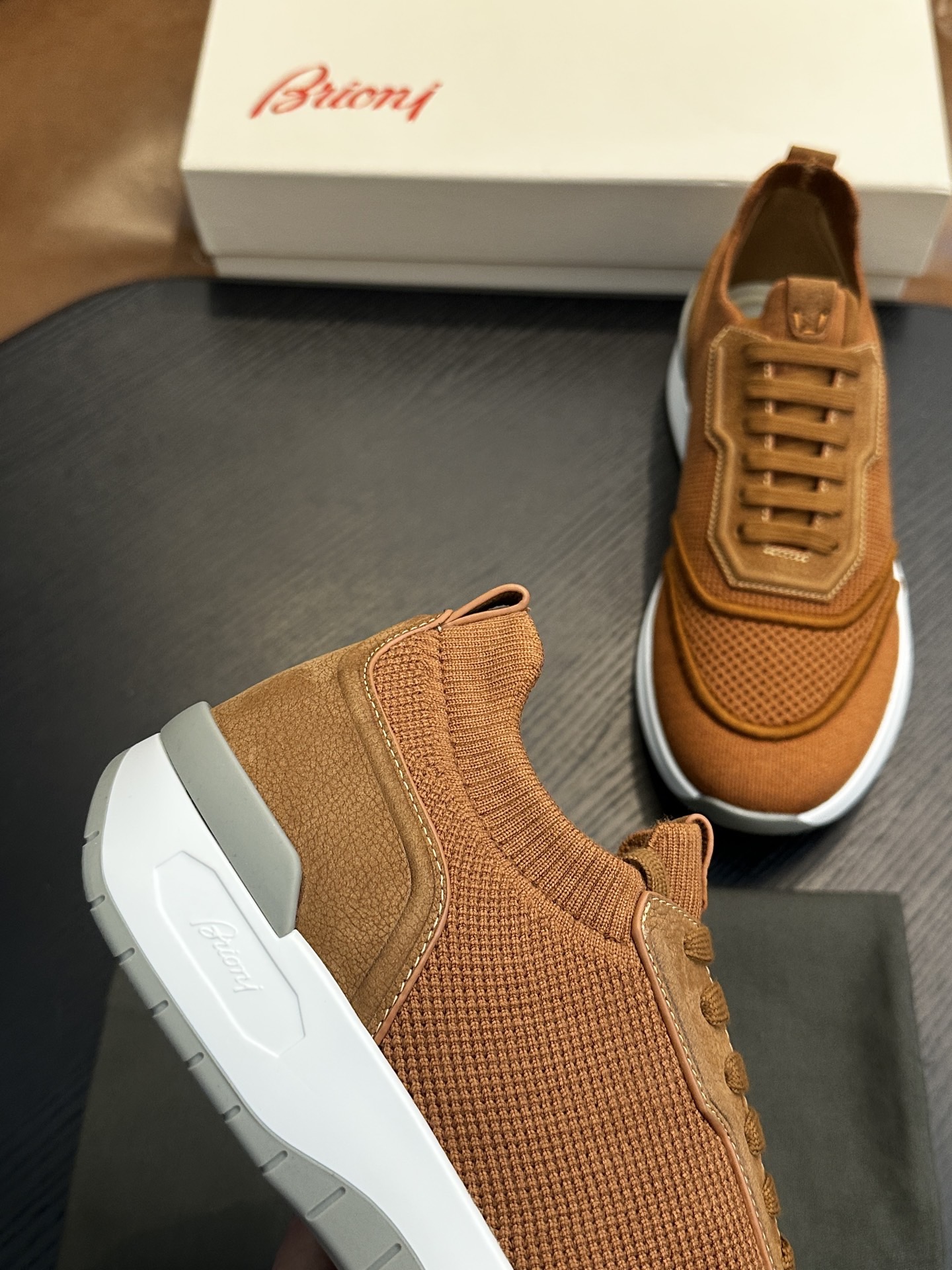 Кроссовки мужские в стиле Brioni коньячного цвета