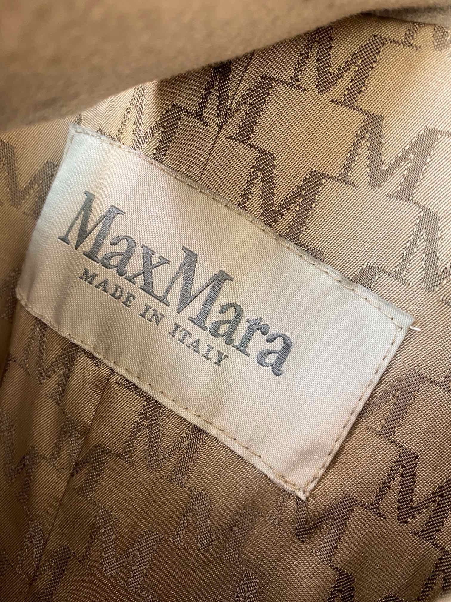 Пальто женское в стиле Max Mara Anne-Marie Beretta песочного цвета