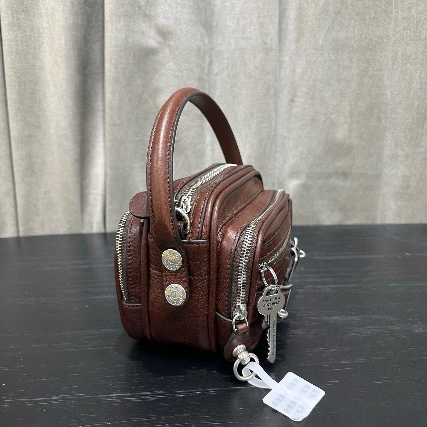 Сумка женская Acne Studios Camero коричневого цвета
