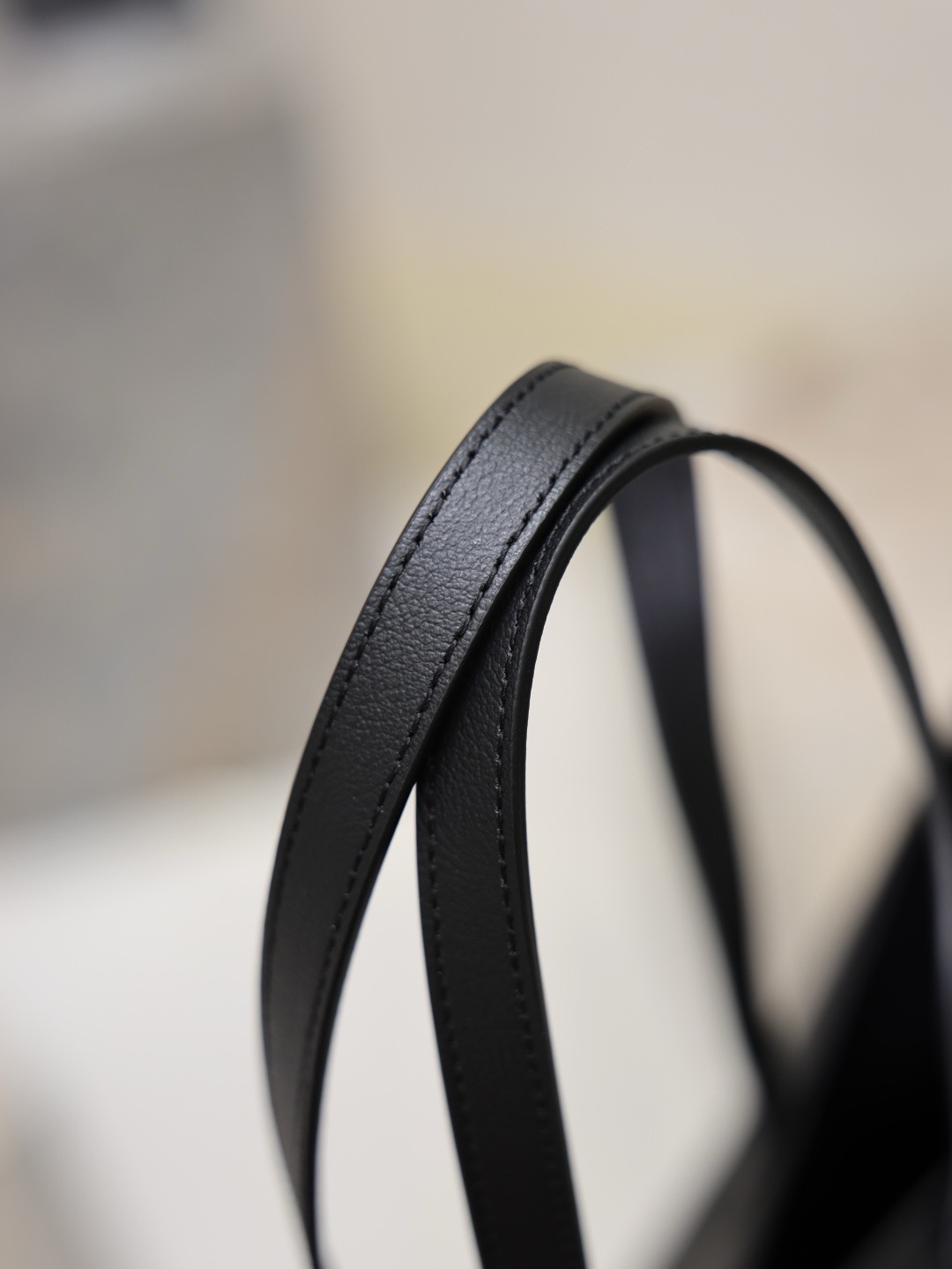 Сумка женская Saint Laurent Shopping Tote черного цвета