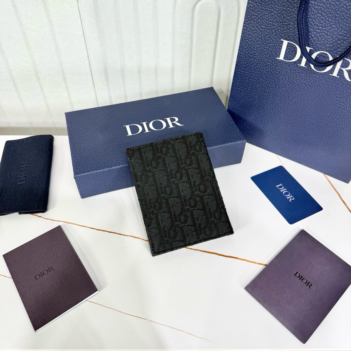 Обложка для паспорта Dior чёрного цвета