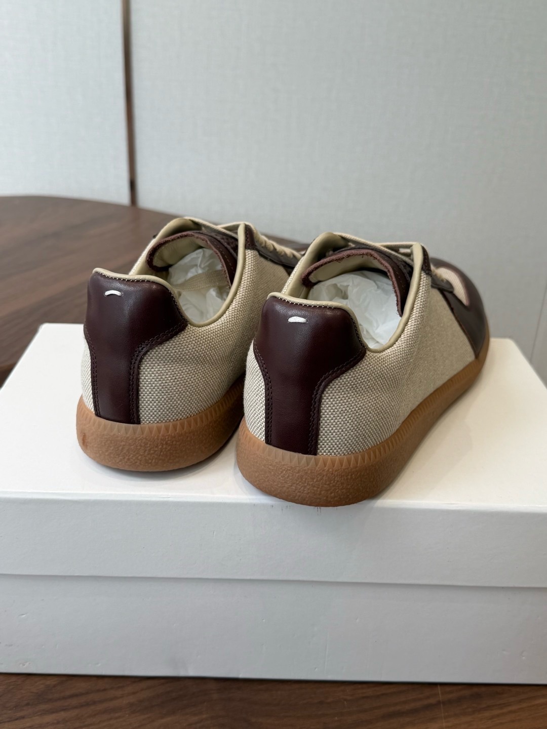 Кроссовки Maison Margiela бордово-бежевого цвета