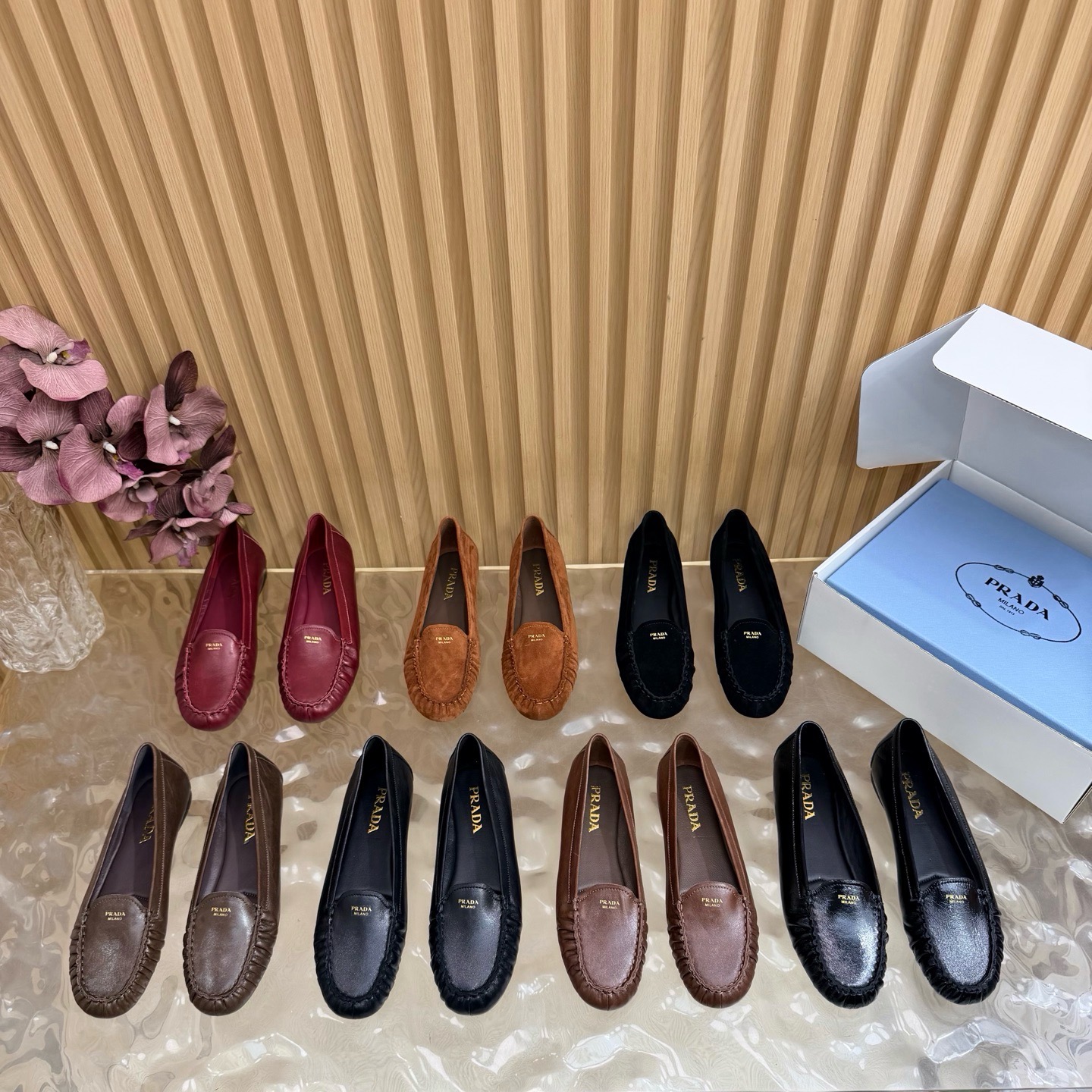 Лоферы женские Prada тёмно-коричневого цвета