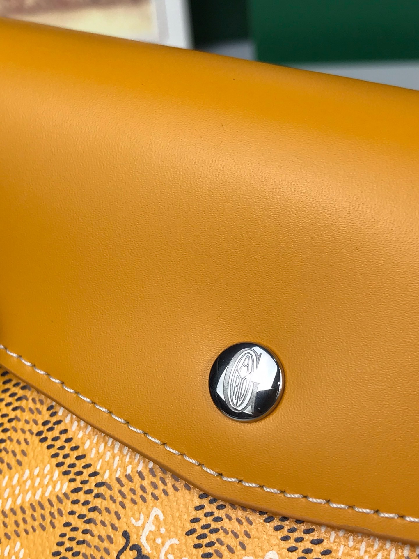 Кошелёк Goyard Saint-Gabriel жёлтого цвета