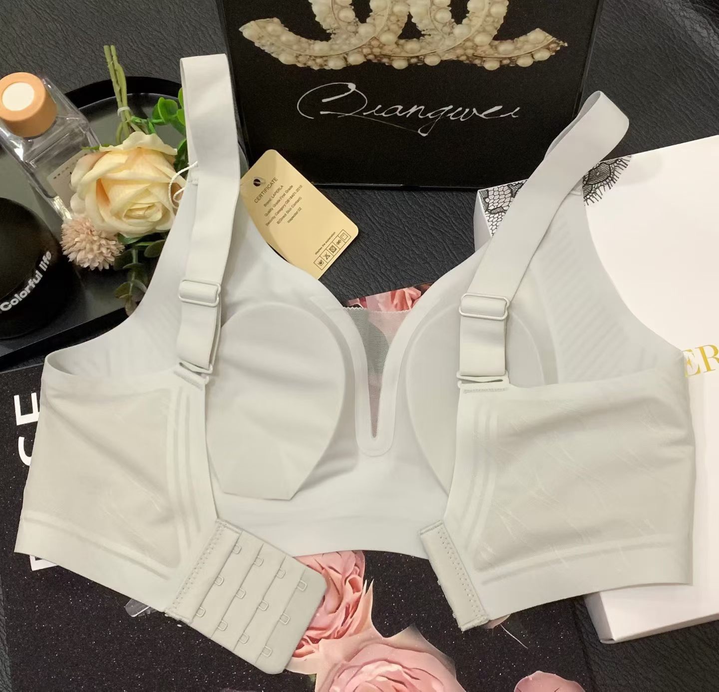 Бюстгальтер женский в стиле La Perla из сетчатой ткани с поддержкой и широкими бретелями