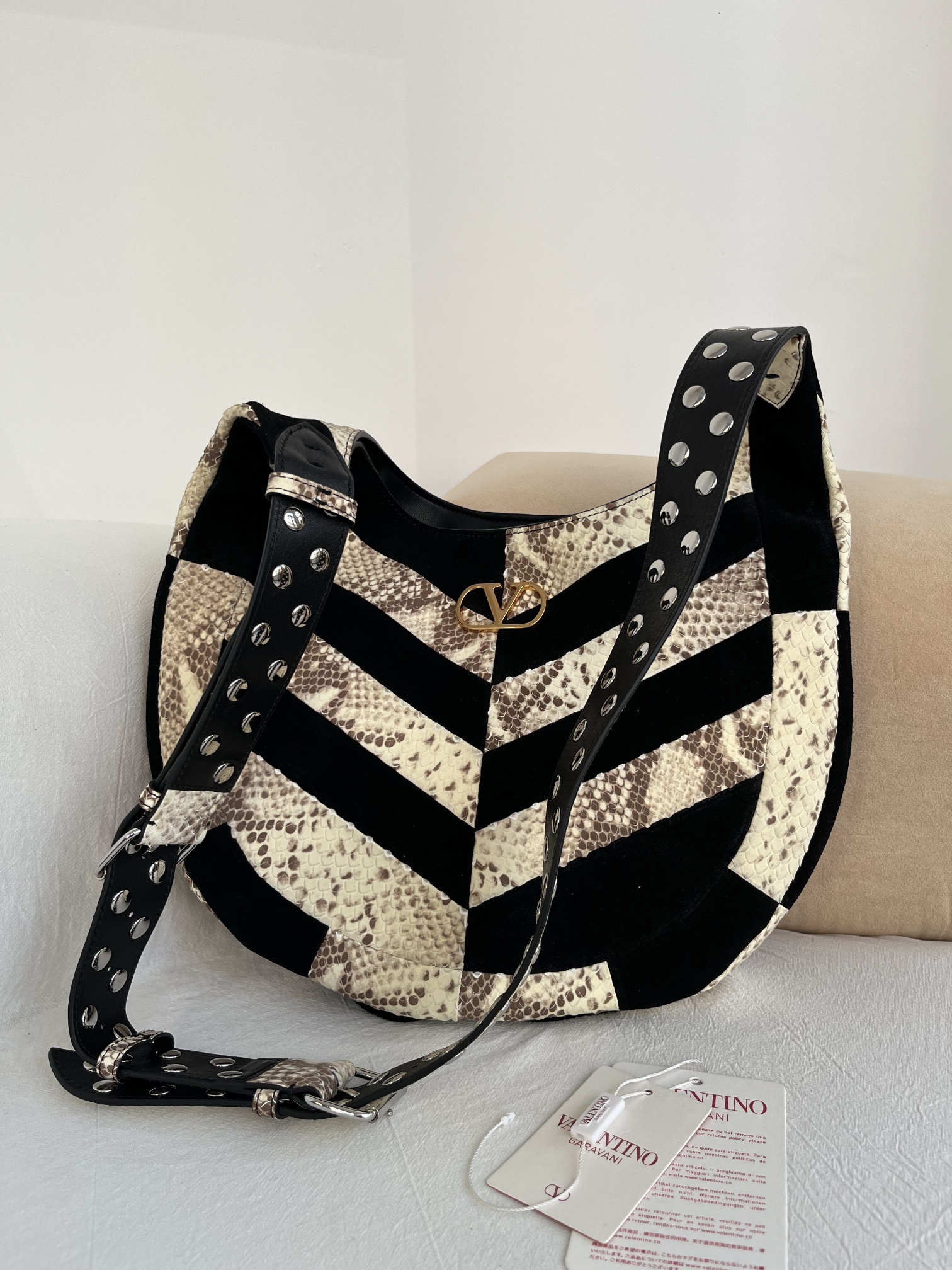Сумка женская в стиле Valentino Garavani Hoboho Hobo с контрастной отделкой(35 cм)