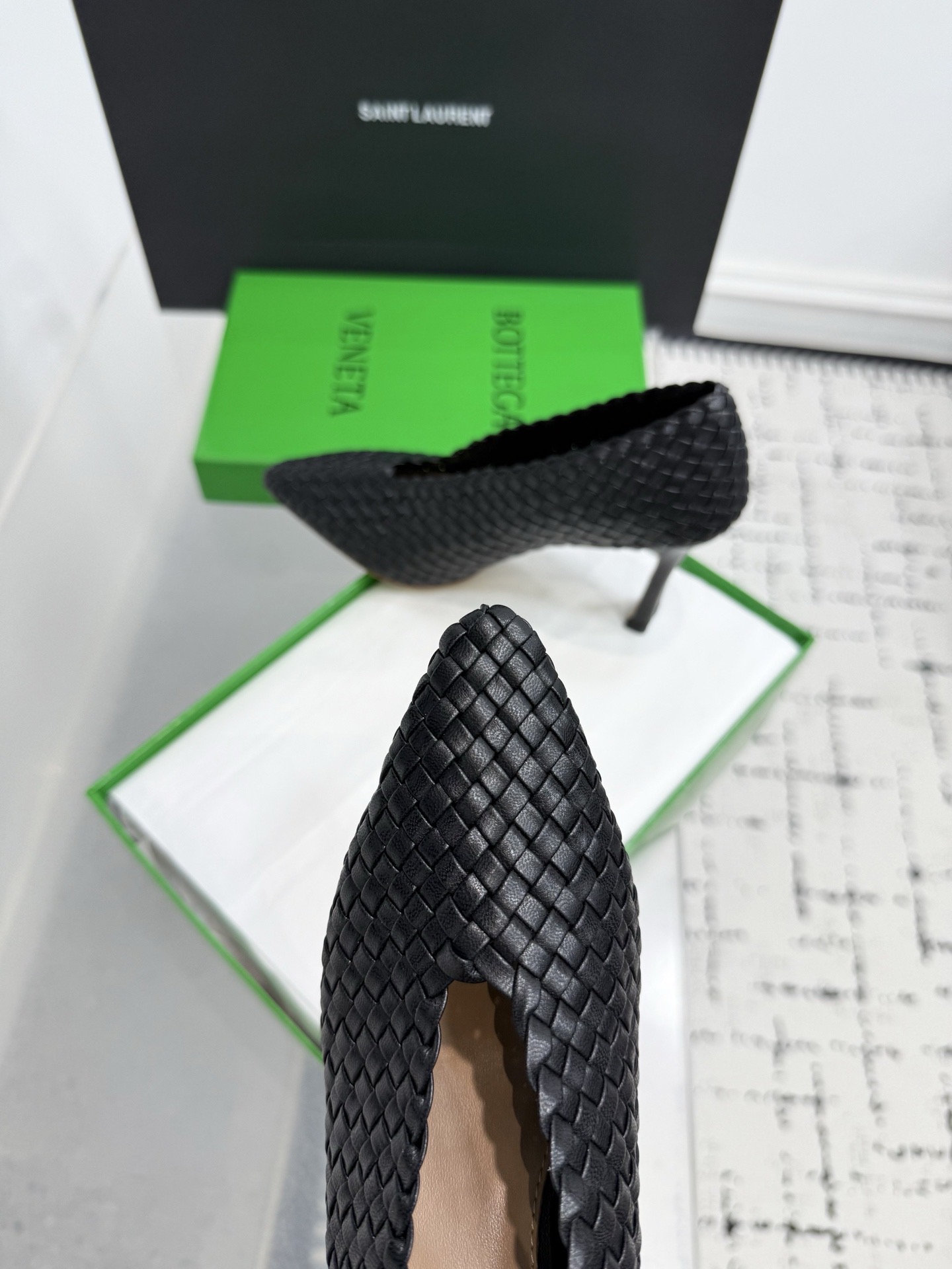 Туфли женские в стиле Bottega Veneta Sofia чёрного цвета