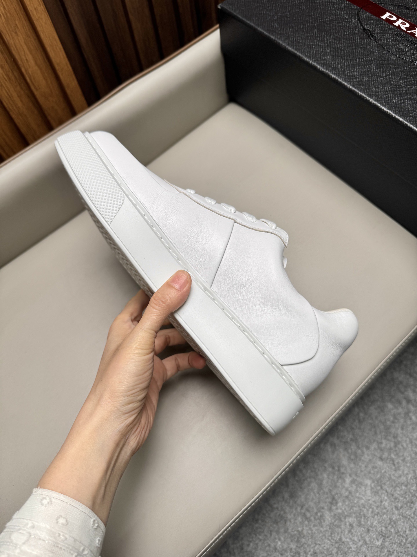 Кроссовки мужские в стиле Prada белого цвета