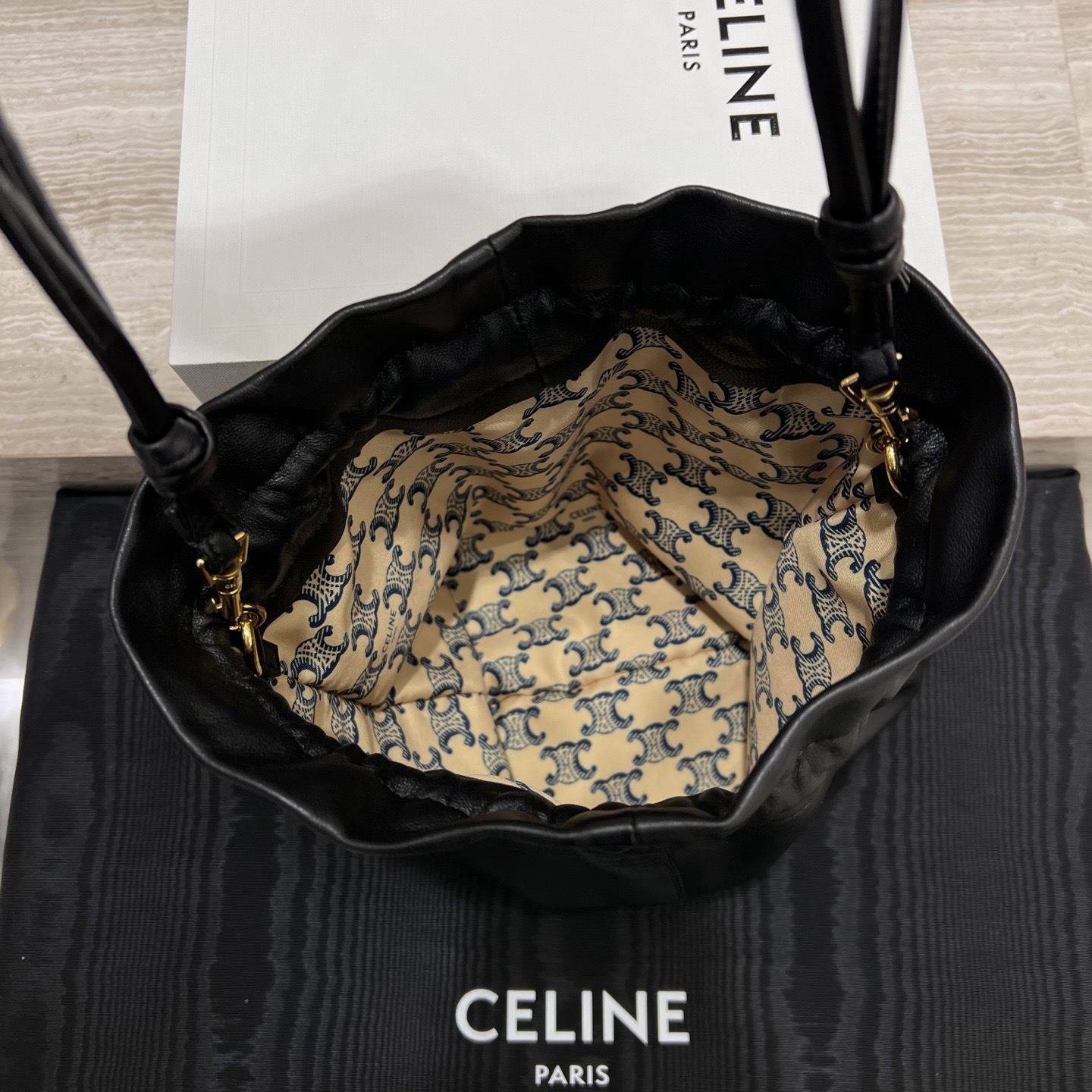 Сумка женская в стиле Celine Crystal Pouch чёрного цвета