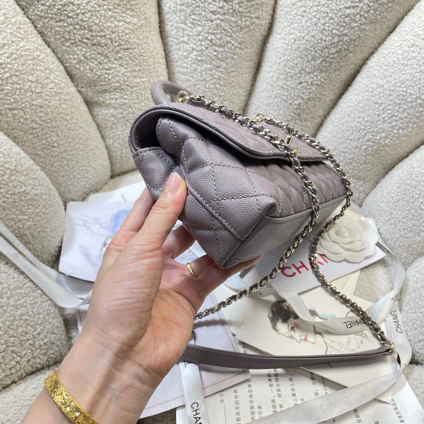 Сумка женская в стиле Chanel Coco Handle серо-бежевого цвета