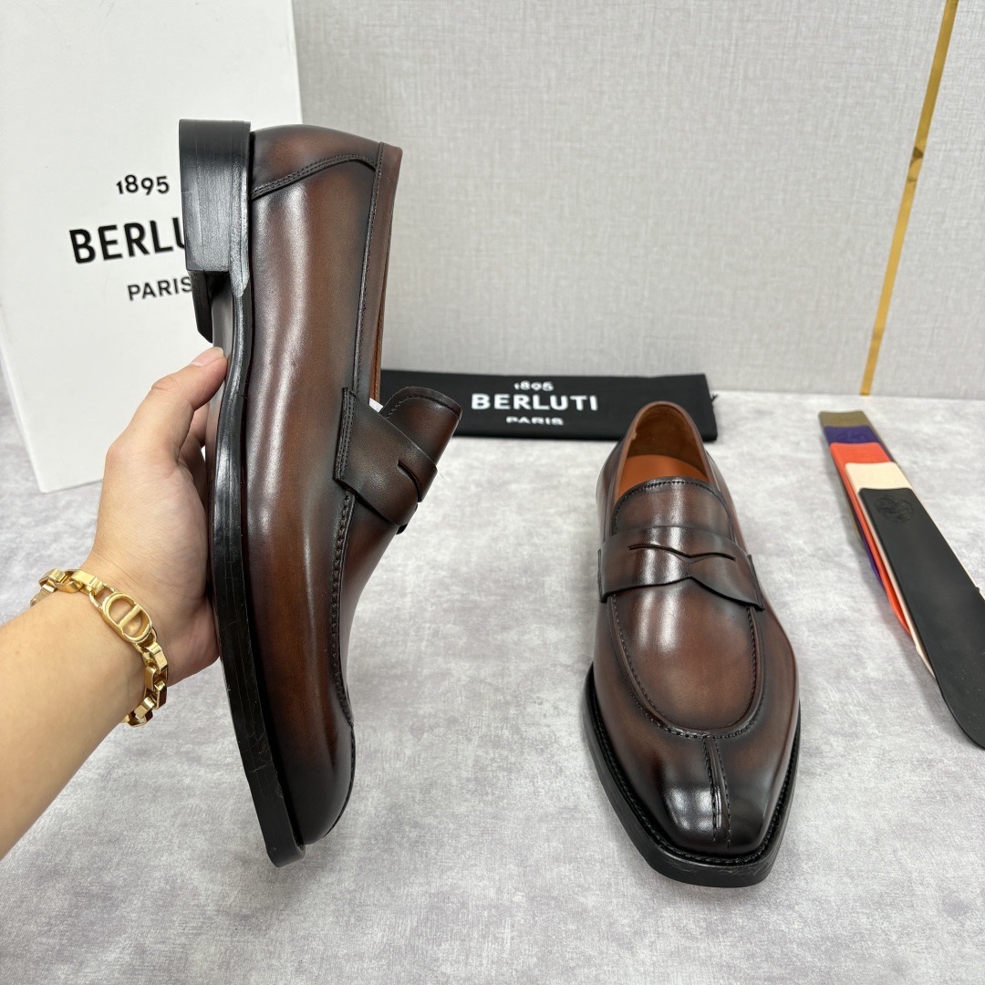 Лоферы мужские в стиле Berluti классические из натуральной кожи коричневого цвета
