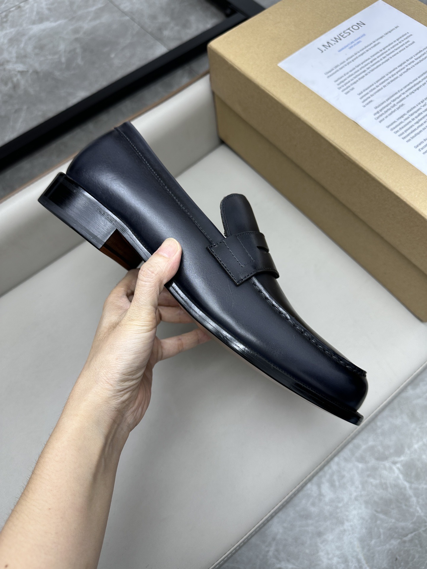 Лоферы мужские в стиле J.M. Weston черного цвета