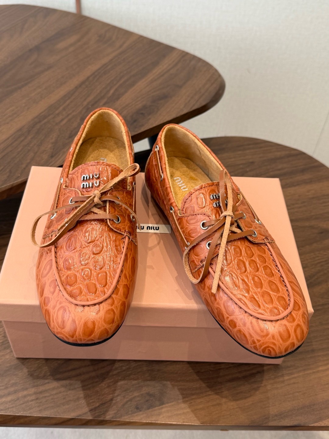 Топсайдеры женские Miu Miu Deck коньячно-коричневого цвета