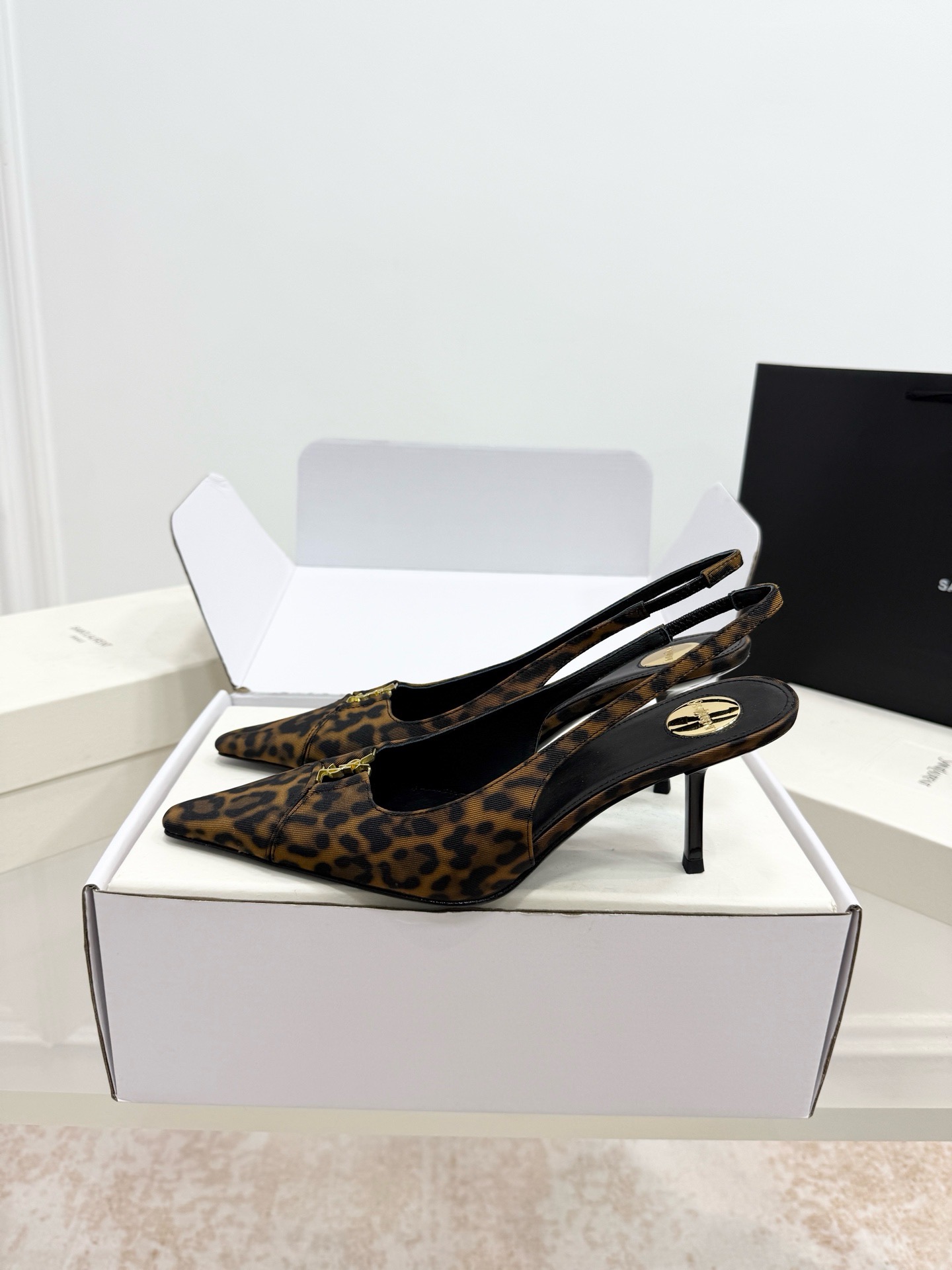 Слингбэки женские Saint Laurent Jeanne леопардового цвета