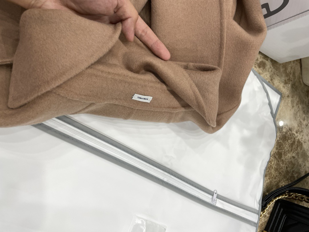 Пальто женское в стиле Max Mara Elisa верблюжьего цвета с поясом