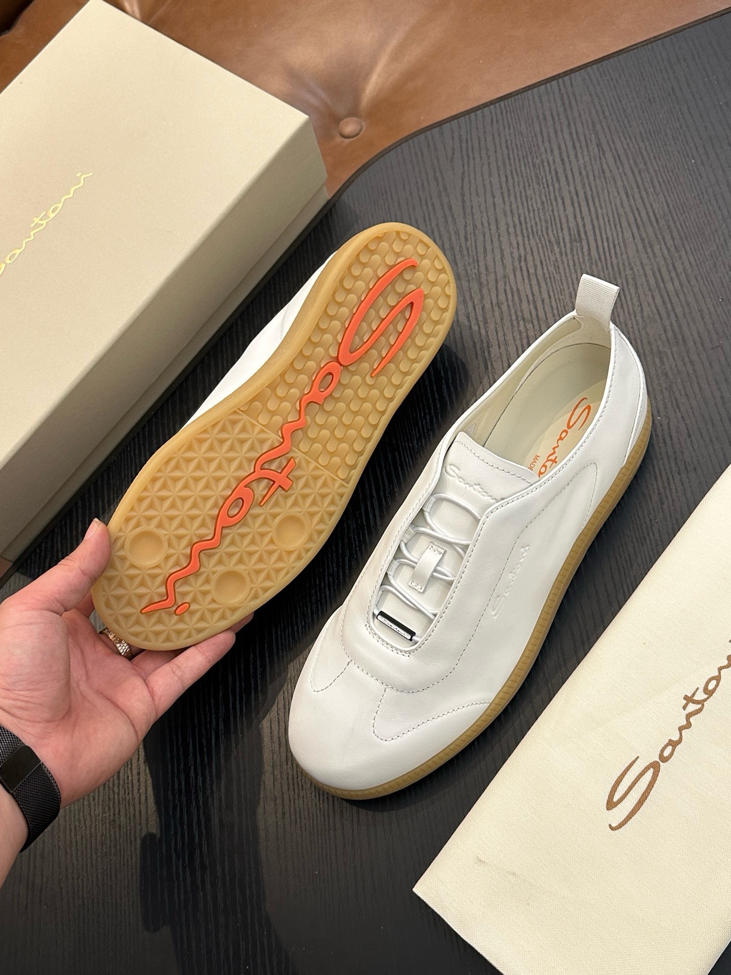 Кеды мужские в стиле Santoni из натуральной кожи белого цвета