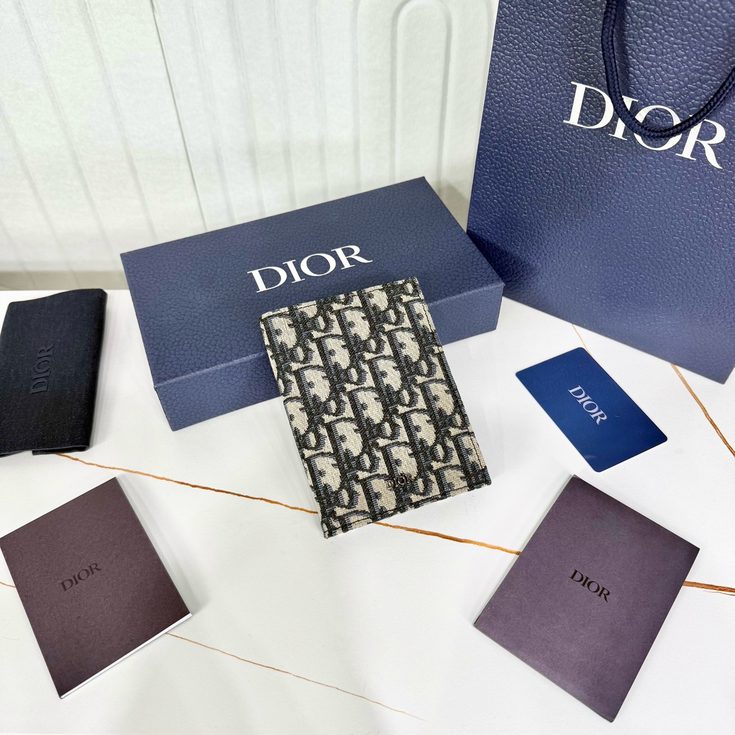 Обложка для паспорта Dior бежево-чёрного цвета