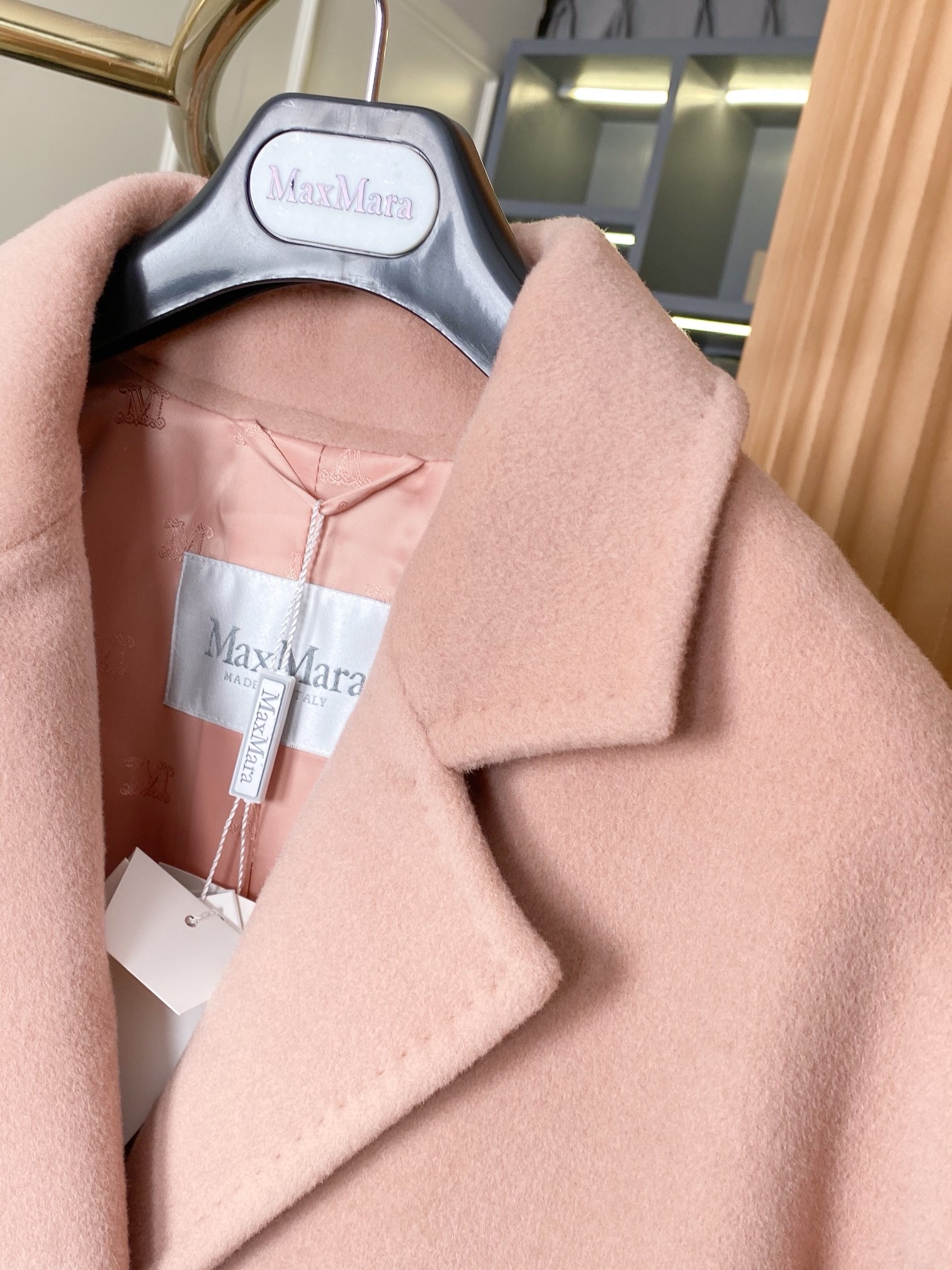 Пальто женское Max Mara Short 101801 Icon Coat пудрово-розового цвета