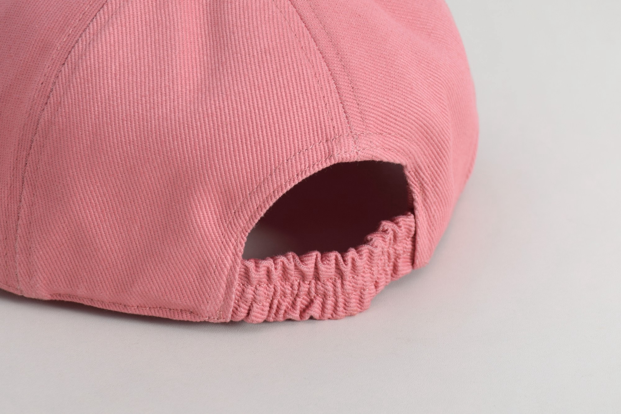 Бейсболка женская Miu Miu Drill Baseball Cap розово-бежевого цвета с вышитым логотипом