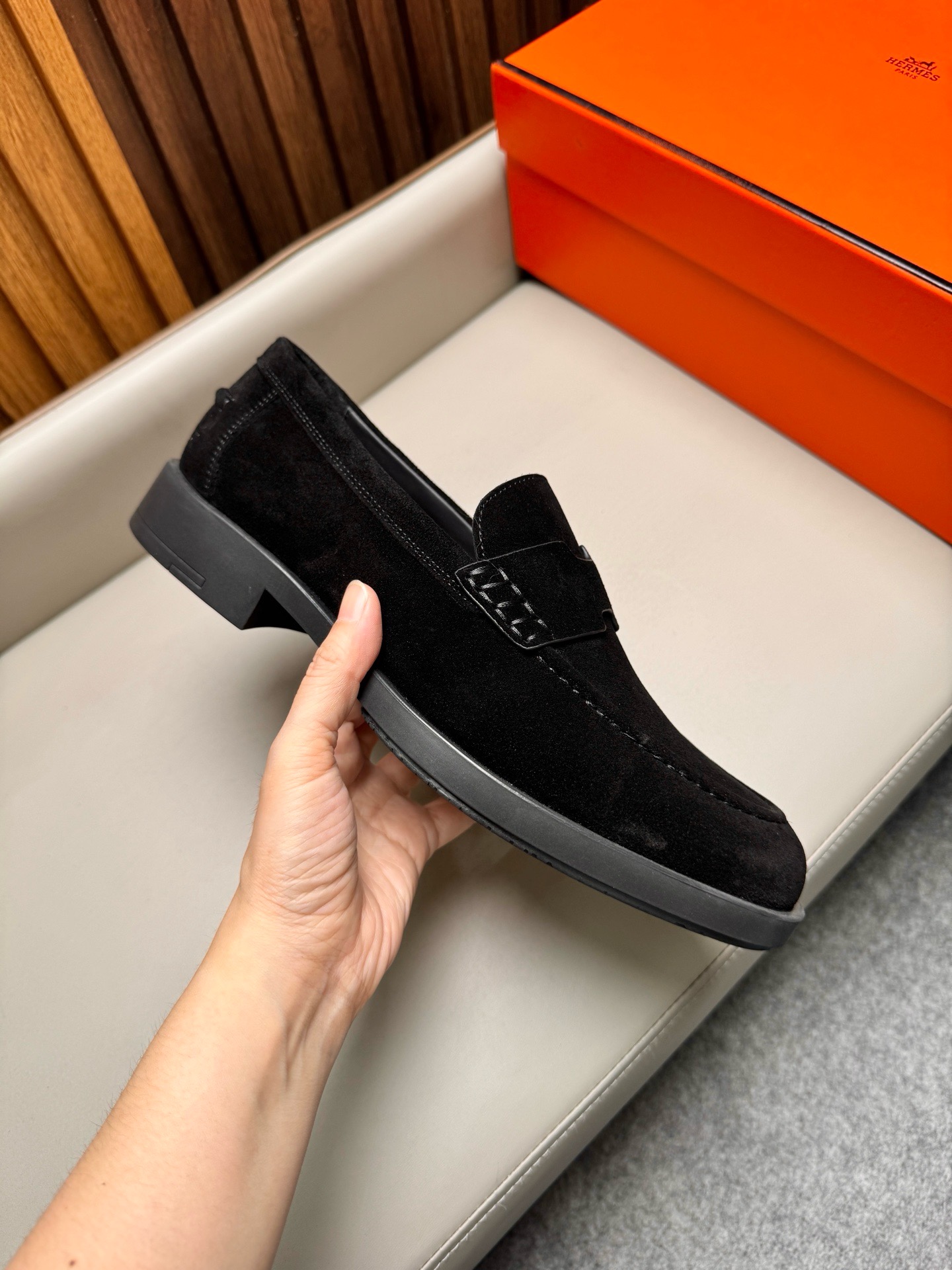 Лоферы мужские в стиле Hermes из натуральной замши чёрного цвета