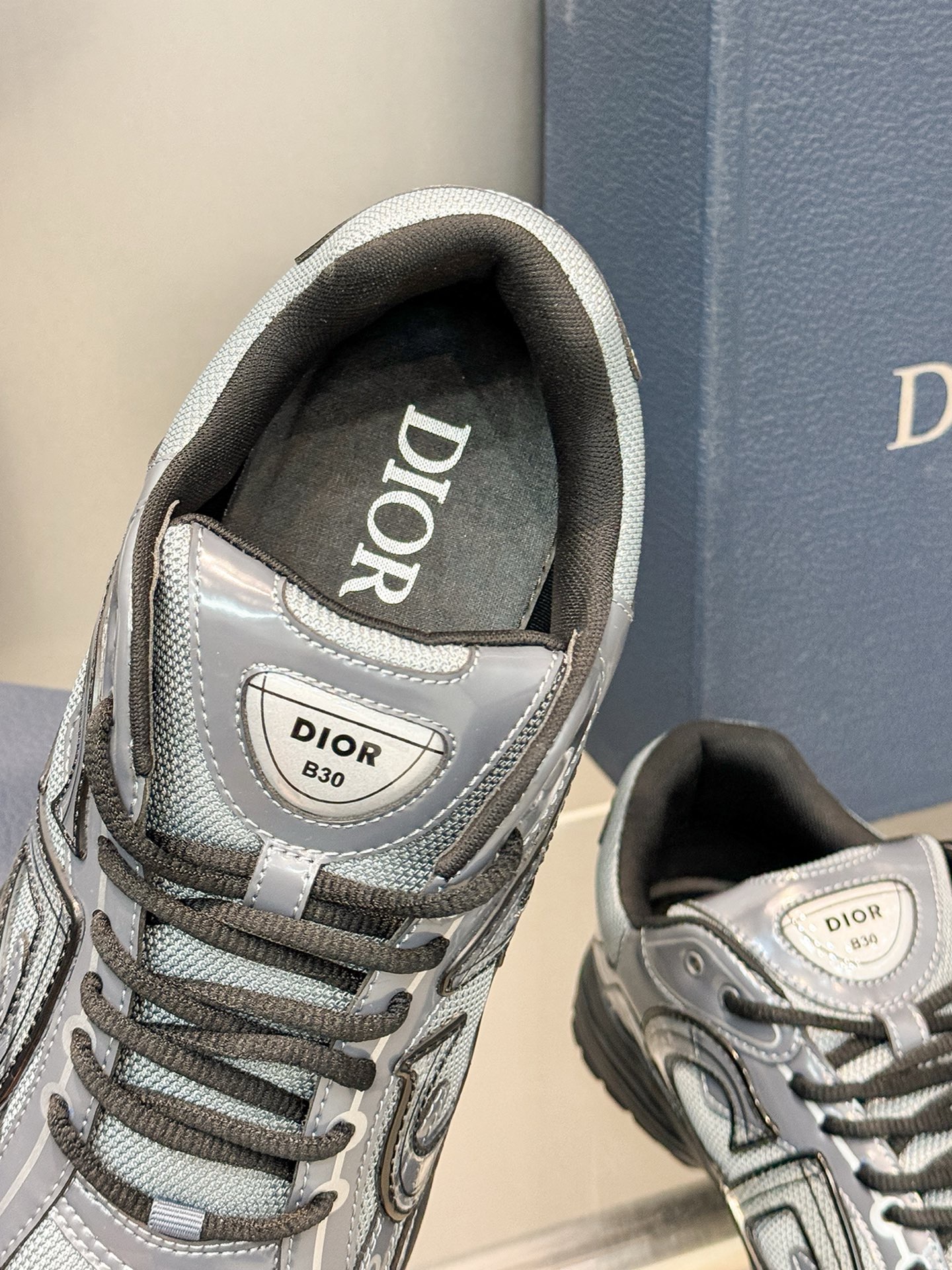 Кроссовки Dior B30 Countdown серого цвета