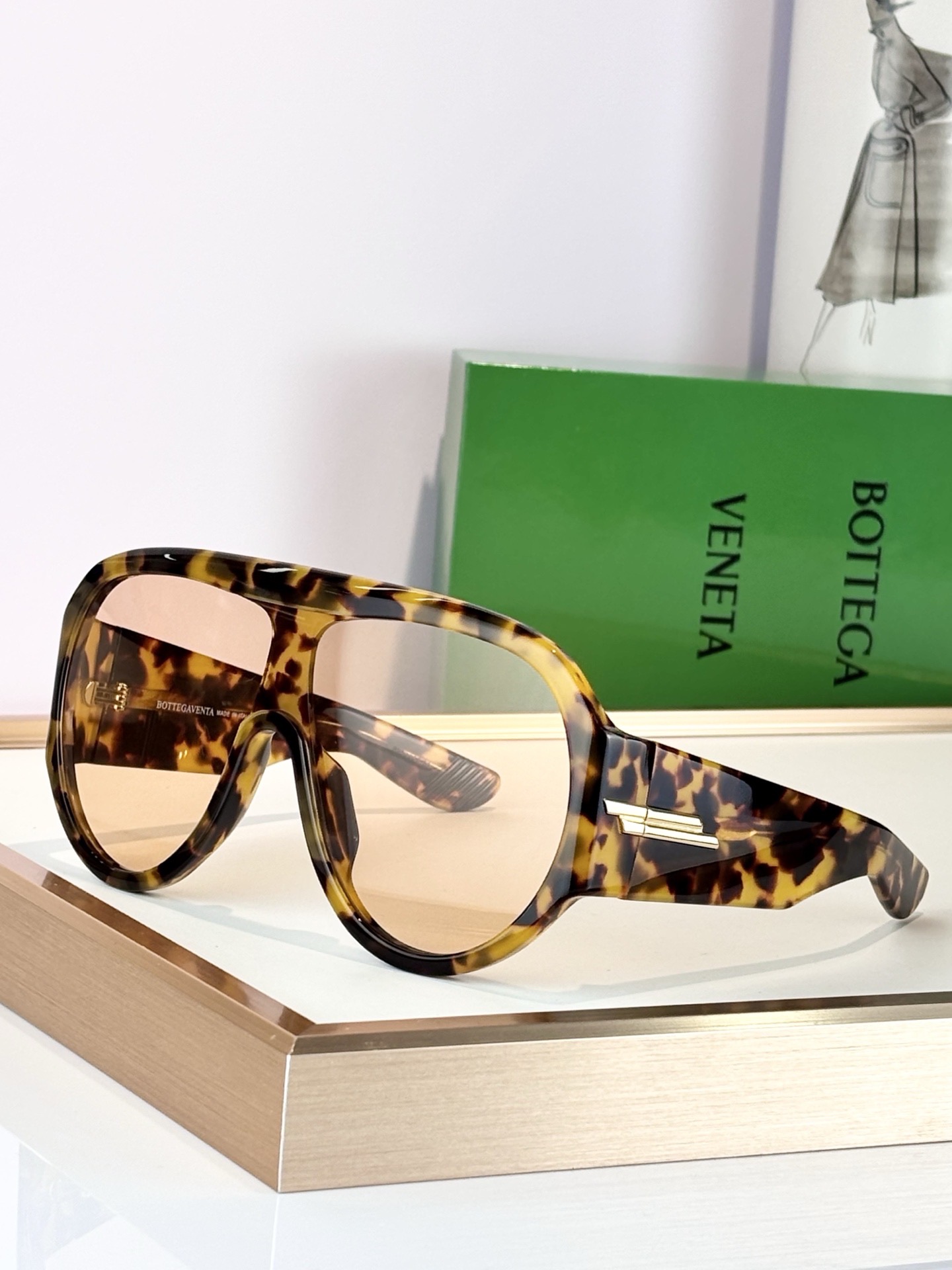 Очки солнцезащитные женские в стиле Bottega Veneta oversize