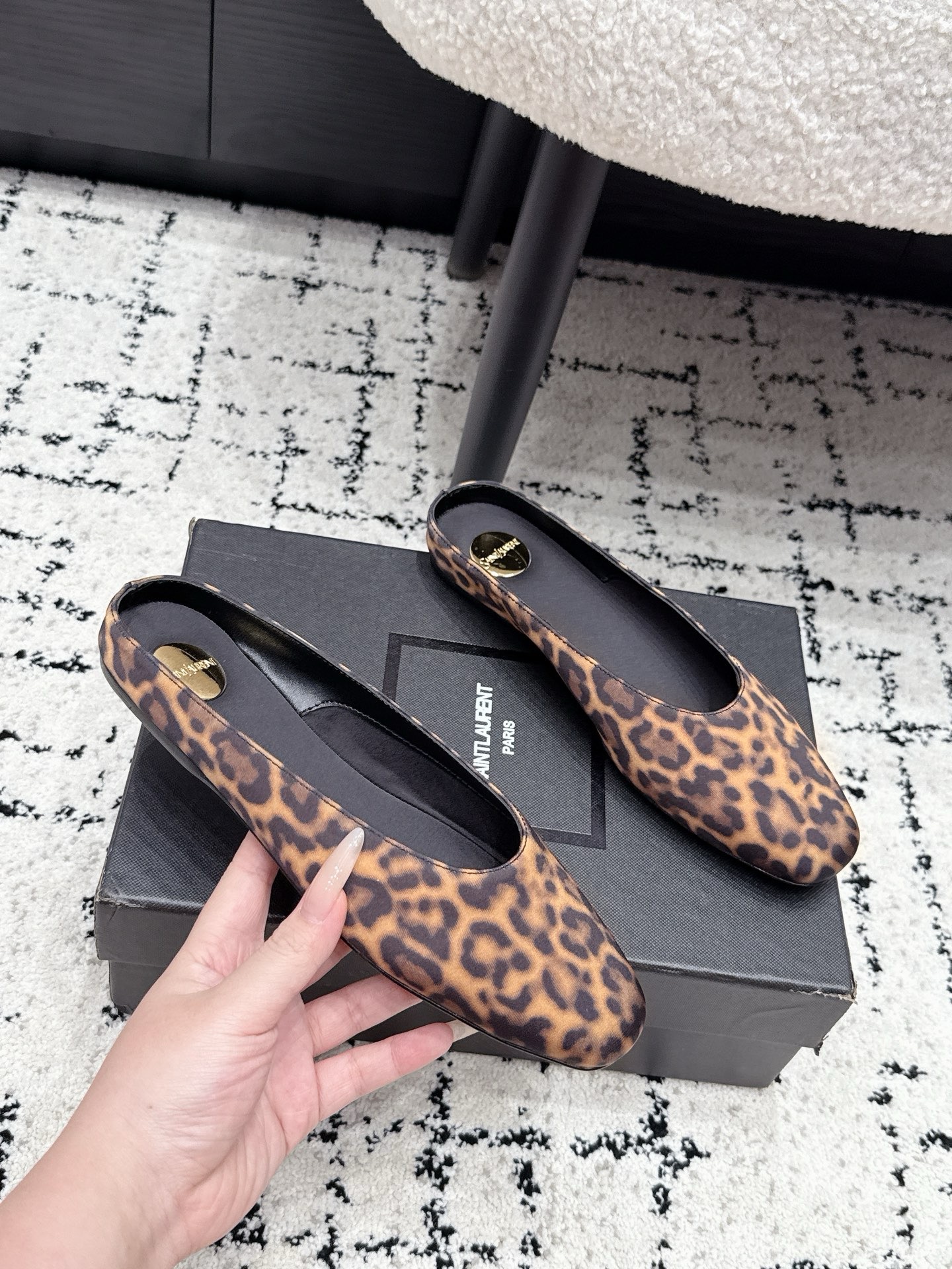 Мюли женские Saint Laurent леопардового цвета