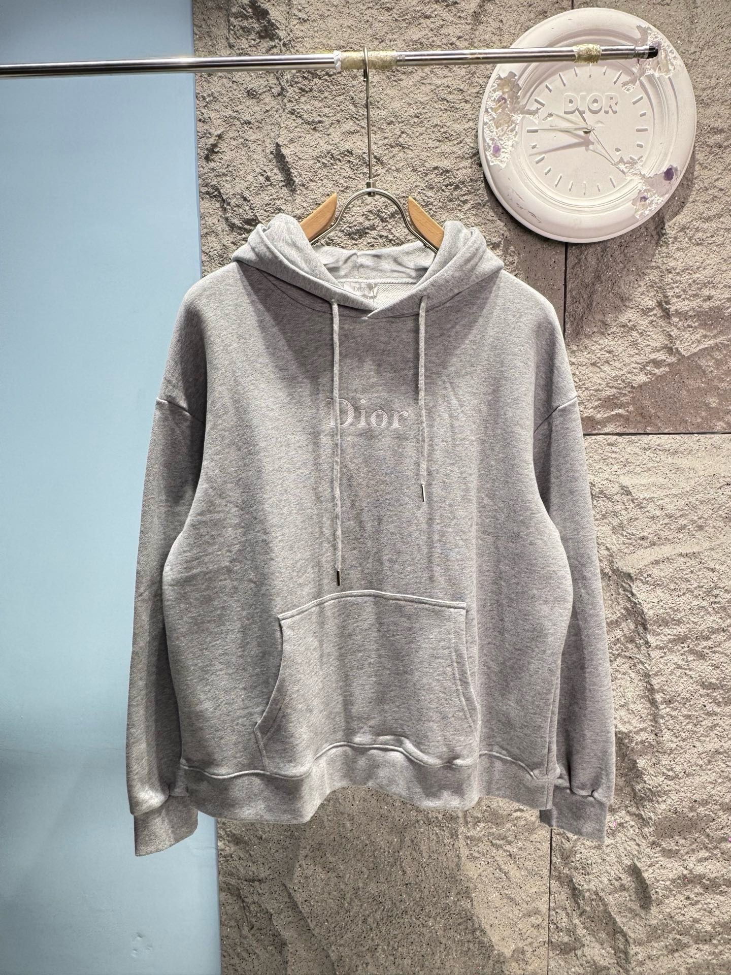 Худи мужское Dior Hooded Sweatshirt with Dior Embroidery серого цвета