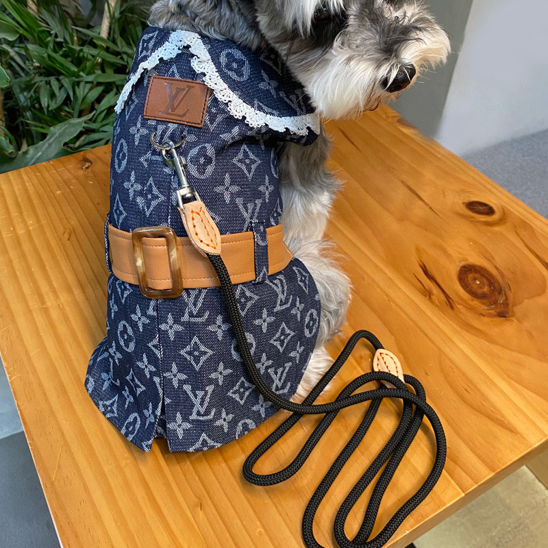 Жилет-платье для собак в стиле Louis Vuitton Denim Monogram с кружевным воротником