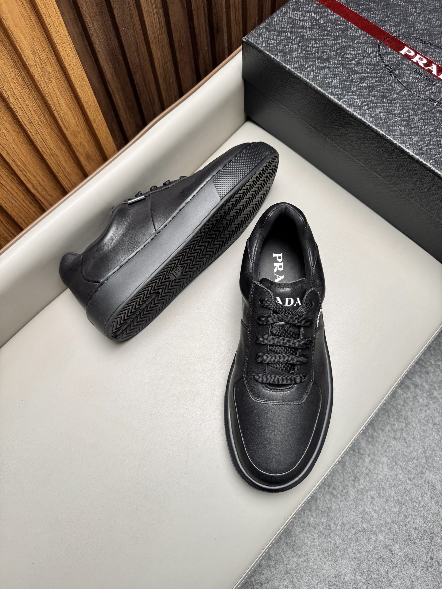 Кроссовки мужские в стиле Prada черного цвета