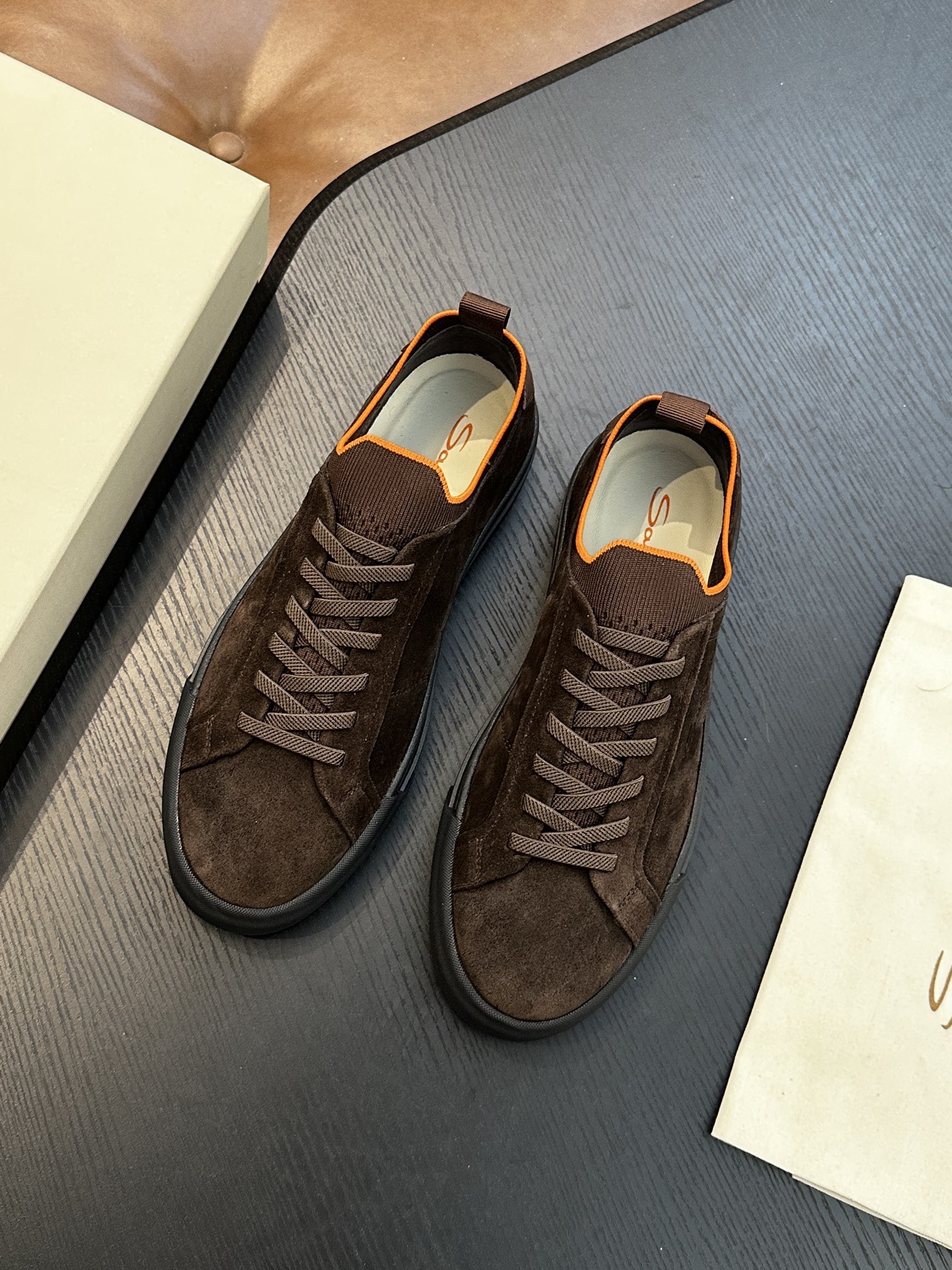 Кроссовки мужские в стиле Santoni из натуральной зернистой кожи коричневого цвета