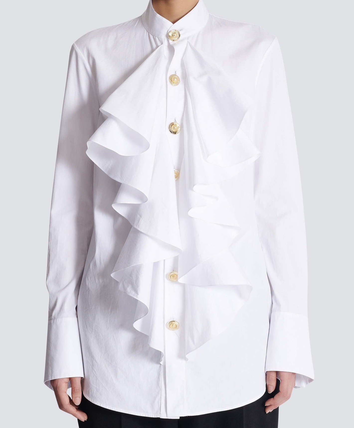 Блуза женская в стиле Balmain белого цвета с объёмными рюшами