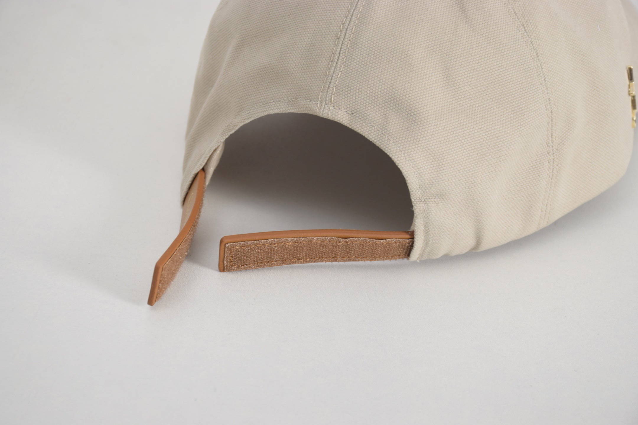 Кепка унисекс в стиле Dior бейсболка с декоративной звездой черного и бежевого цвета