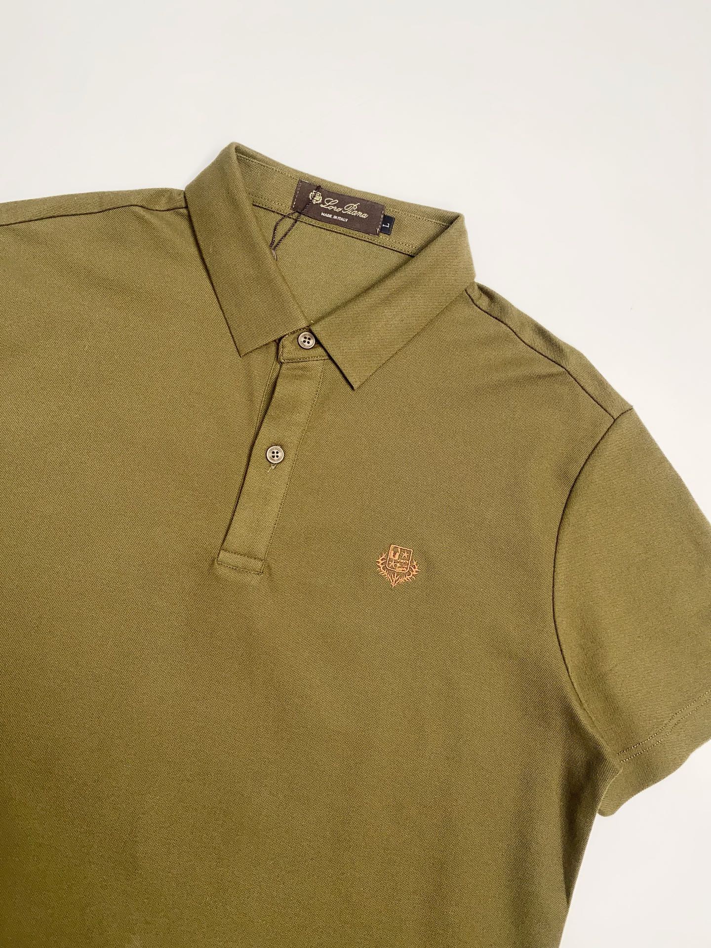 Поло мужское в стиле Loro Piana из хлопка с вышитым логотипом