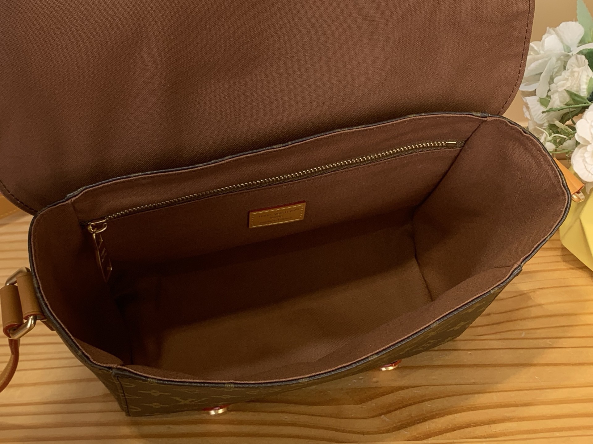 Сумка унисекс в стиле Louis Vuitton Christopher Messenger Monogram классическая